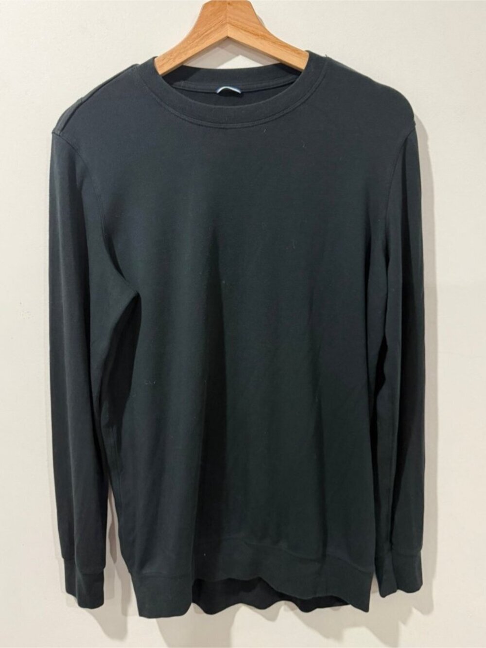 Kit and Ace Black Long Sleeve Crewneck Sweater Size Small - Picture 2 of 9